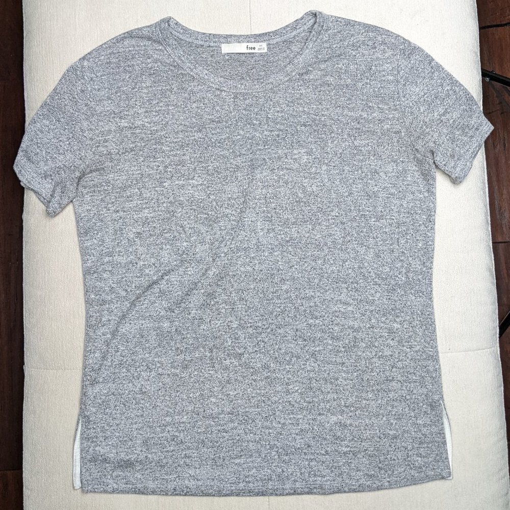 Aritzia Wilfred Free T-shirt